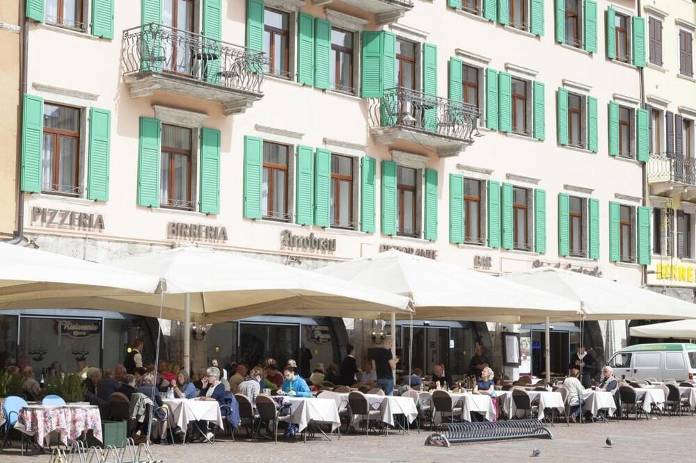 Hotel Centrale Riva del Garda Eksteriør bilde